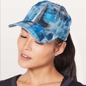 RARE NWT Baller Hat Sun Dazed Multi Blue